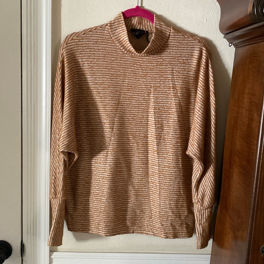 Light weight sweater